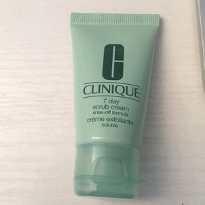 Clinique never used scrub cream exfoliante